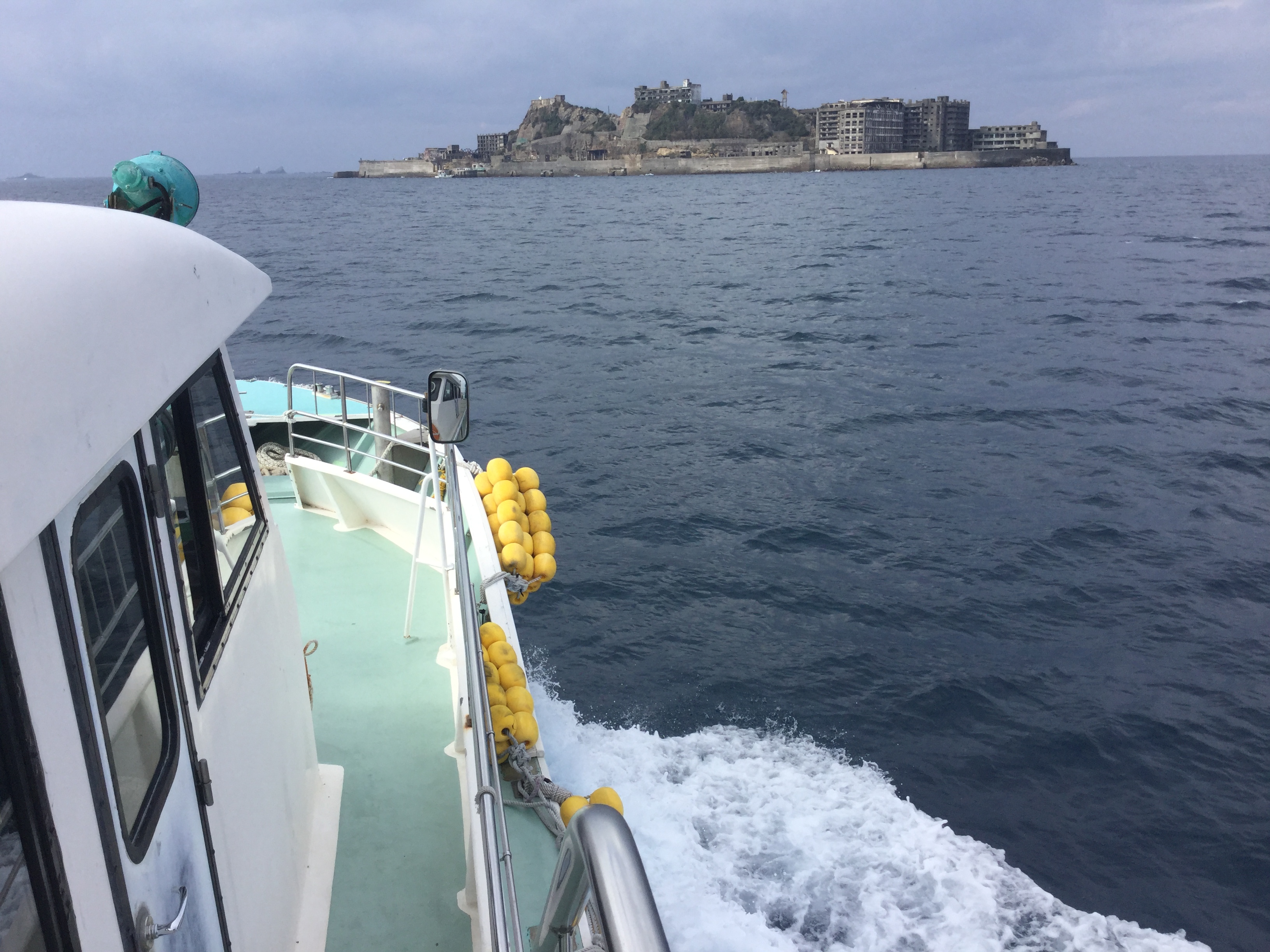 寒いけどクルーズ日和 軍艦島 - 軍艦島ツアーのシーマン商会